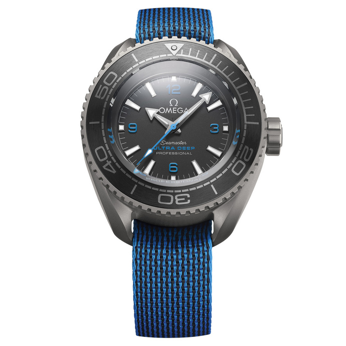 Omega Seamaster Planet Ocean 600M 52-215.92.52.21.99.001 (Blue Structured Rubber Strap, Black Ceramic Arabic/Index Dial, Rotating Black Ceramic Bezel)