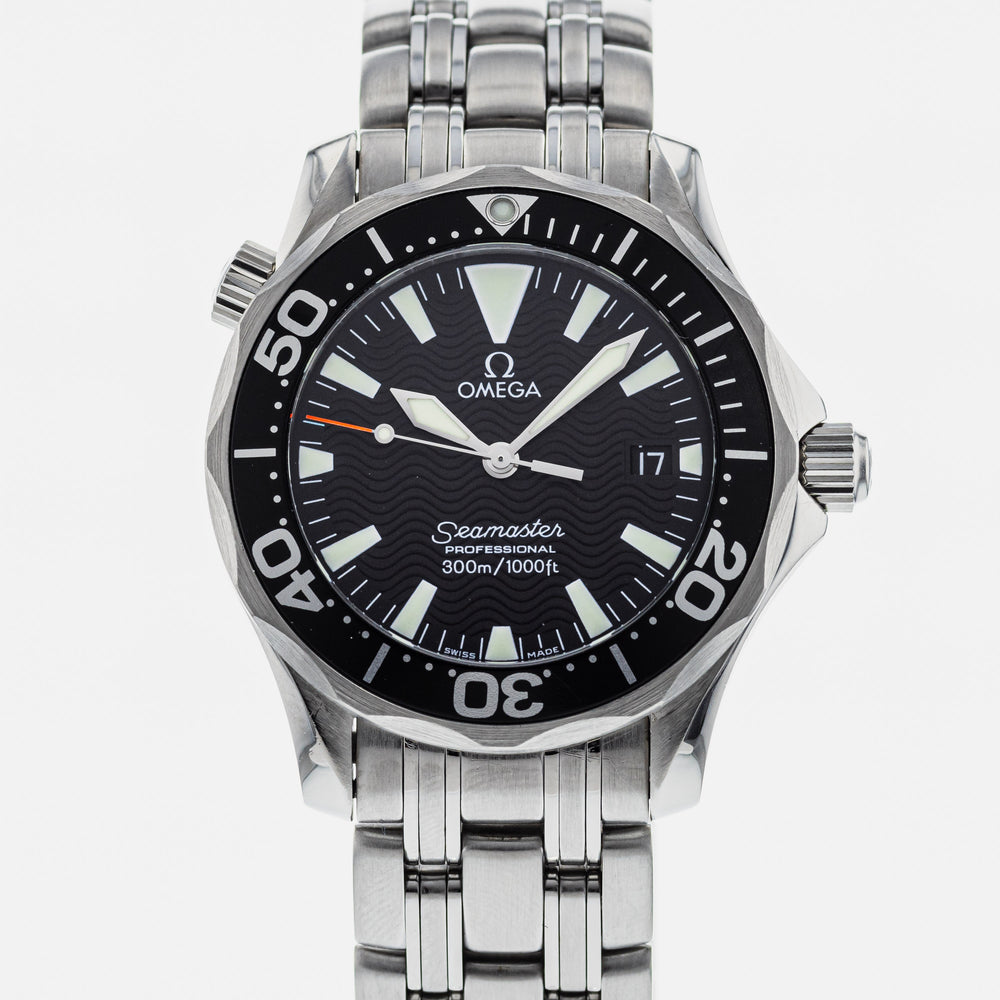 Omega Seamaster Diver 300M 36.25-2062.50.00 (Stainless Steel Bracelet, Wave-embossed Black Index Dial, Black Rotating Stainless Steel Bezel)